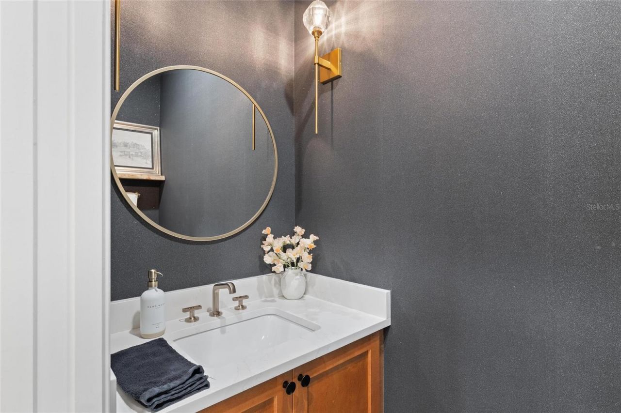 732 Shore Drive E, Oldsmar, FL 34677 Photo