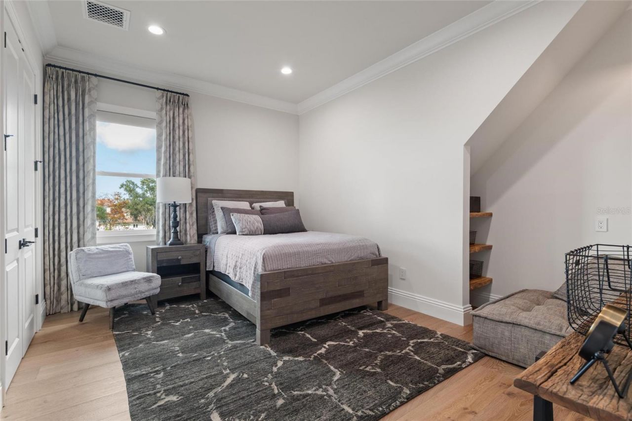 732 Shore Drive E, Oldsmar, FL 34677 Photo