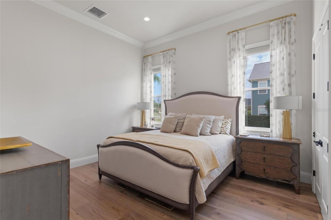 732 Shore Drive E, Oldsmar, FL 34677 Photo