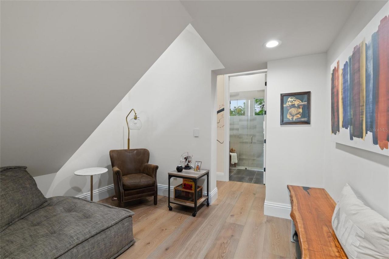 732 Shore Drive E, Oldsmar, FL 34677 Photo