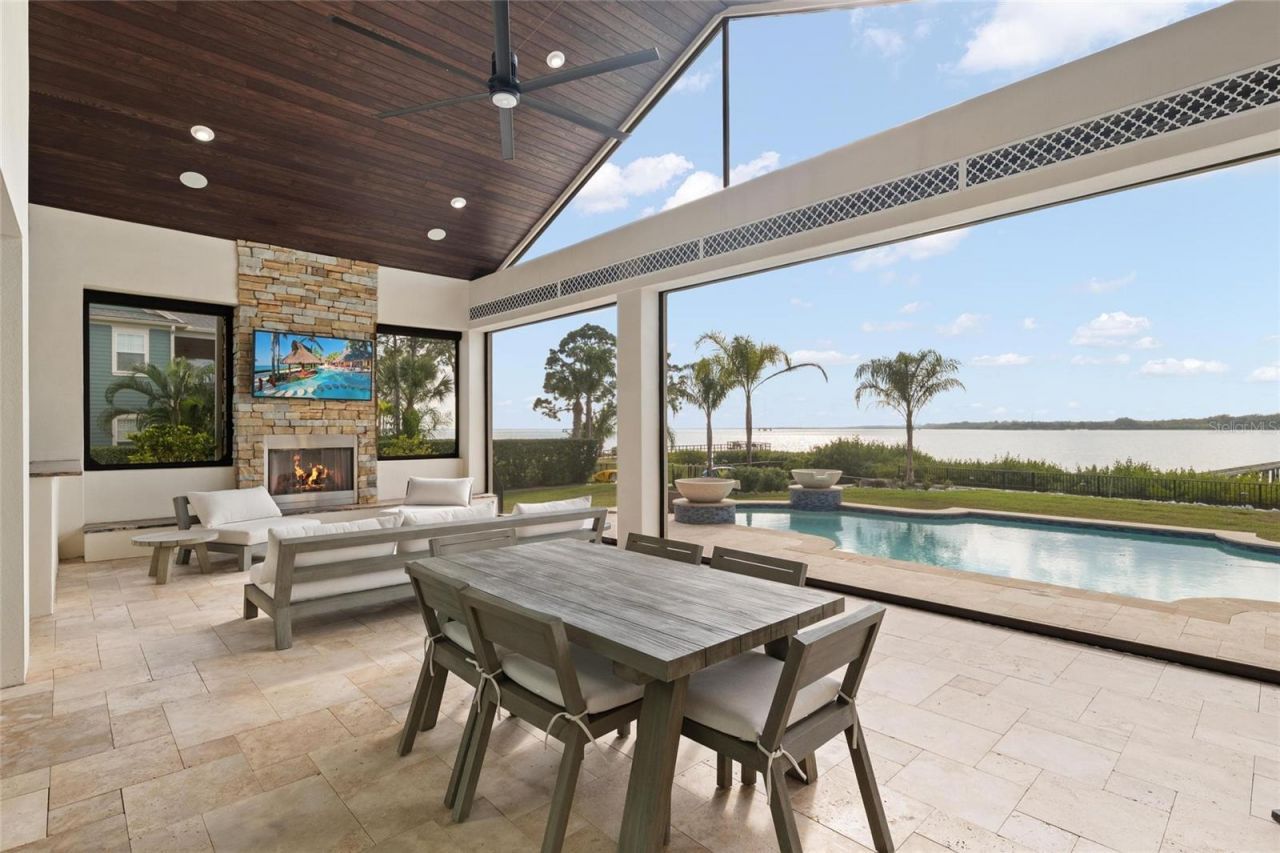 732 Shore Drive E, Oldsmar, FL 34677 Photo