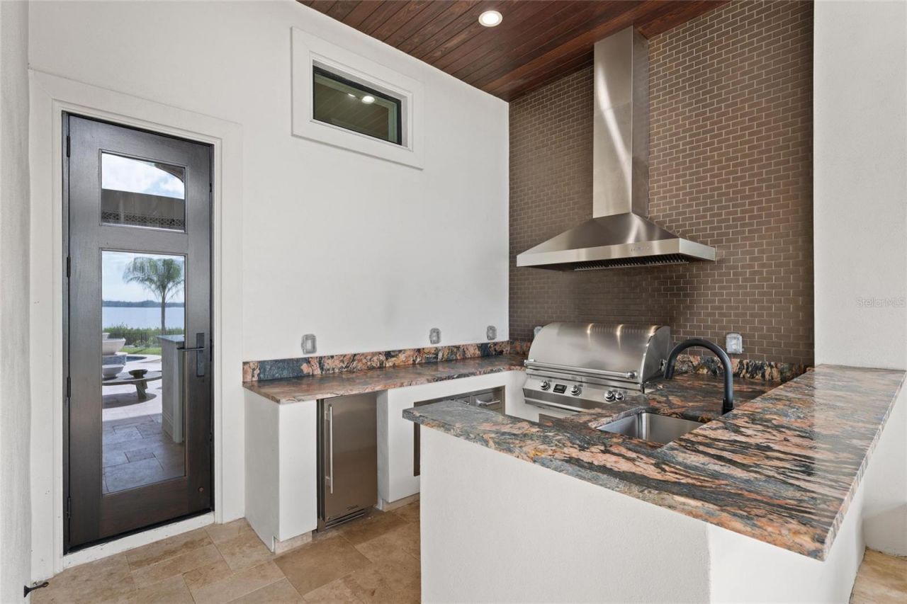 732 Shore Drive E, Oldsmar, FL 34677 Photo