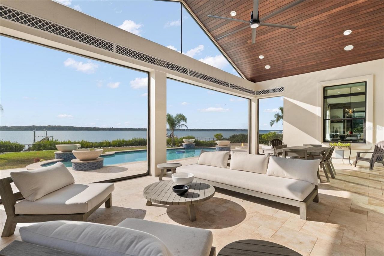 732 Shore Drive E, Oldsmar, FL 34677 Photo