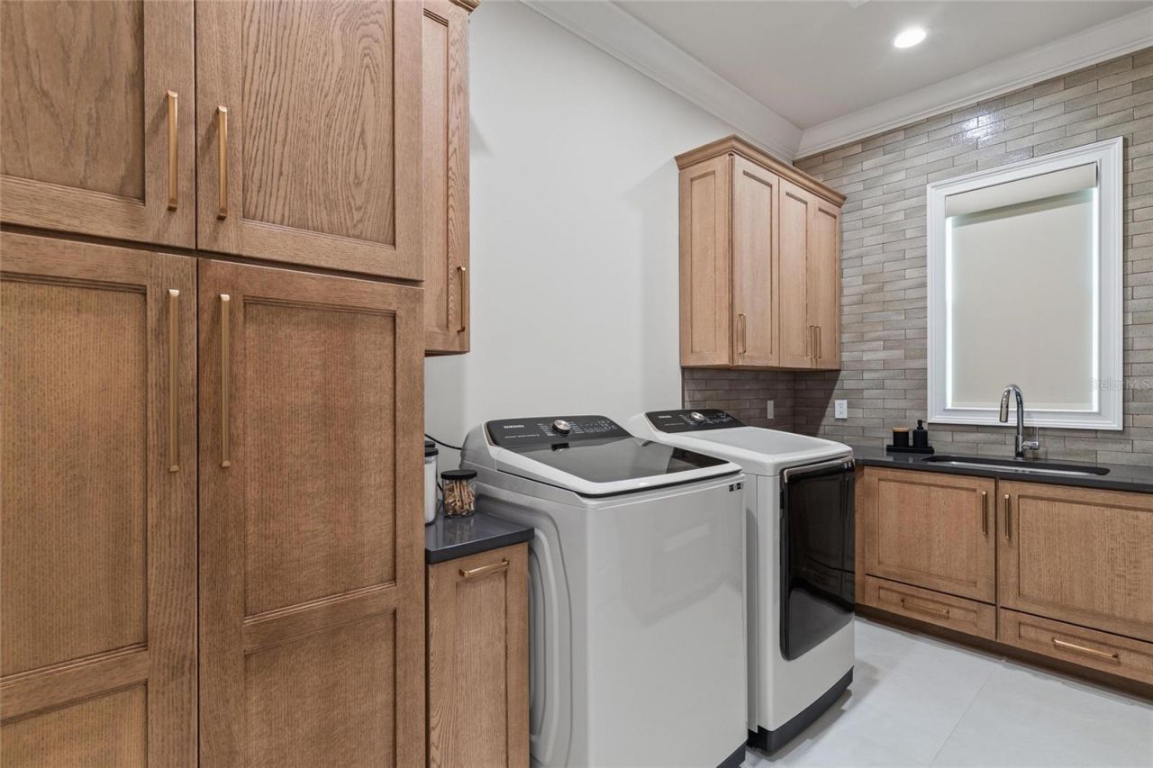 732 Shore Drive E, Oldsmar, FL 34677 Photo