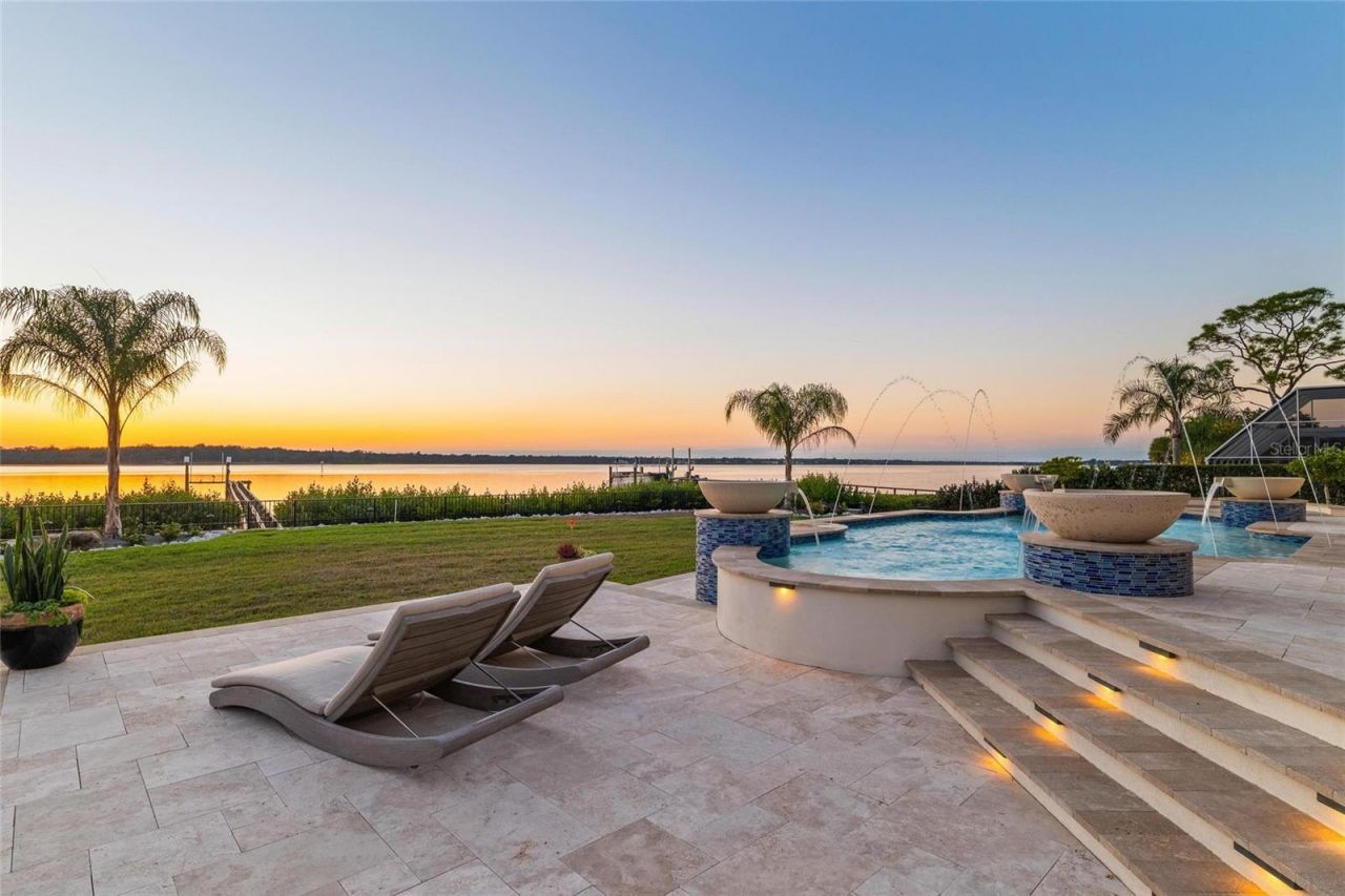 732 Shore Drive E, Oldsmar, FL 34677 Photo