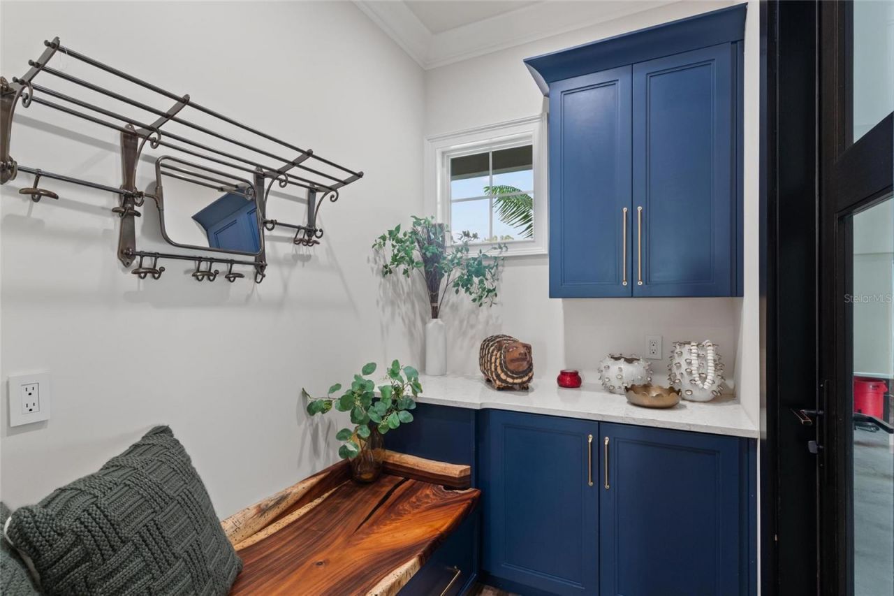 732 Shore Drive E, Oldsmar, FL 34677 Photo