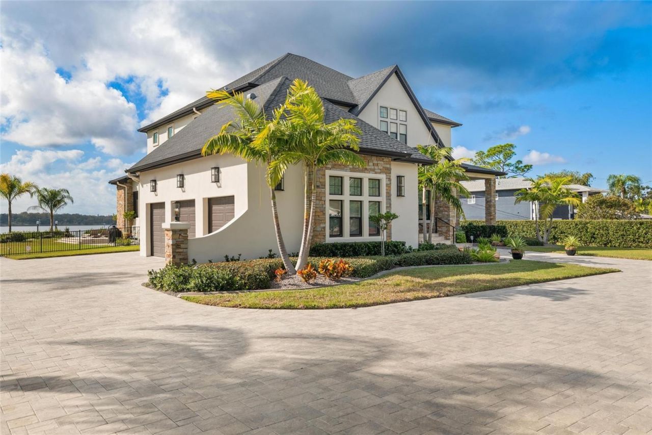 732 Shore Drive E, Oldsmar, FL 34677 Photo