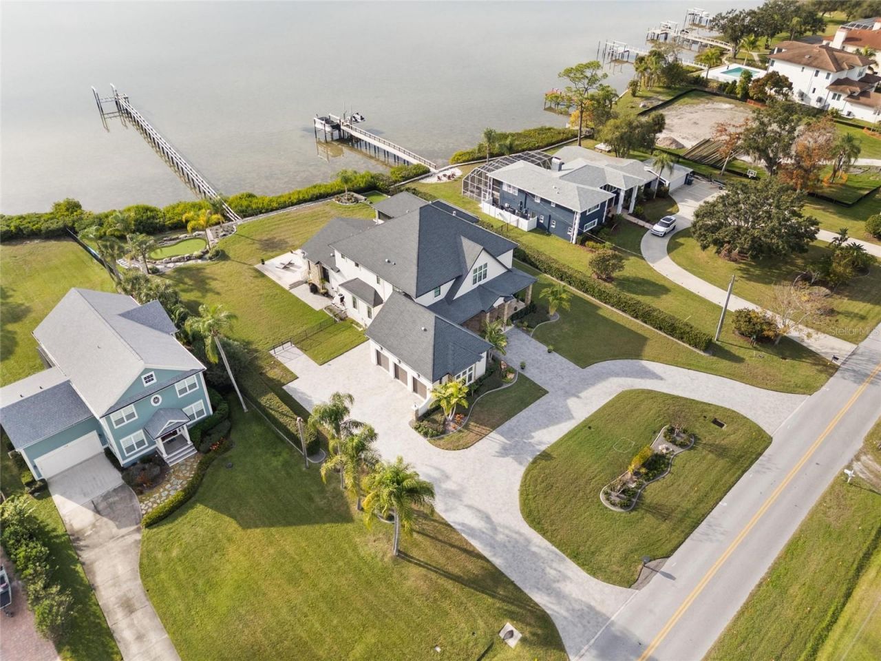 732 Shore Drive E, Oldsmar, FL 34677 Photo