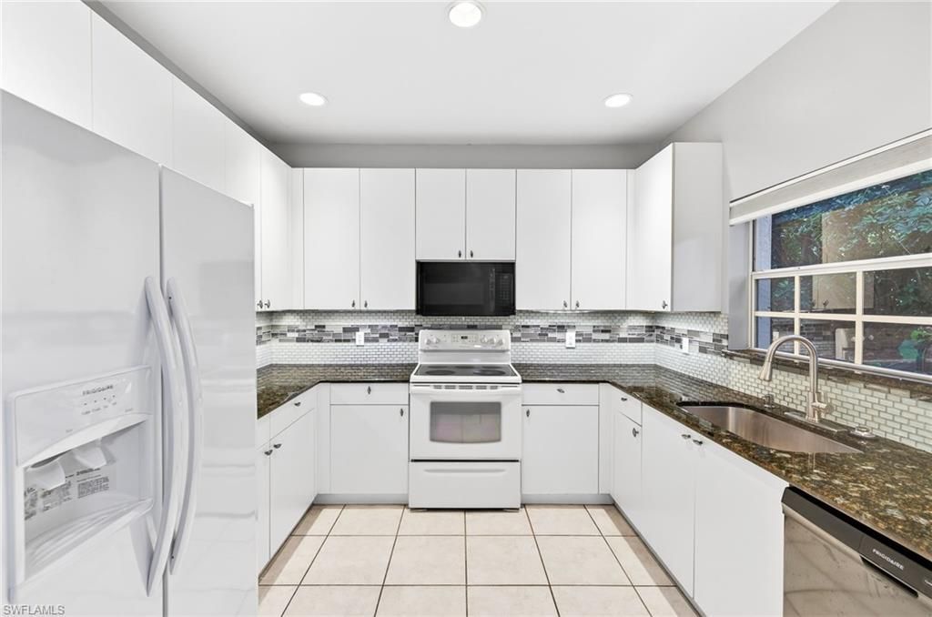 3258 Tamara Dr, Unit 2, Naples, FL 34109 Photo