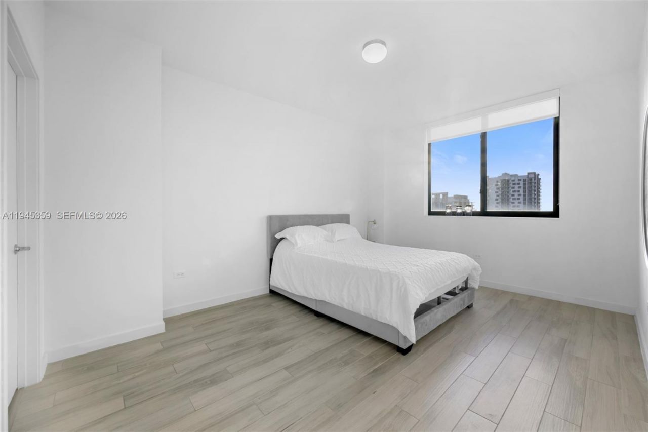 999 SW 1st Ave , Unit 2214, Miami, FL 33130 Photo