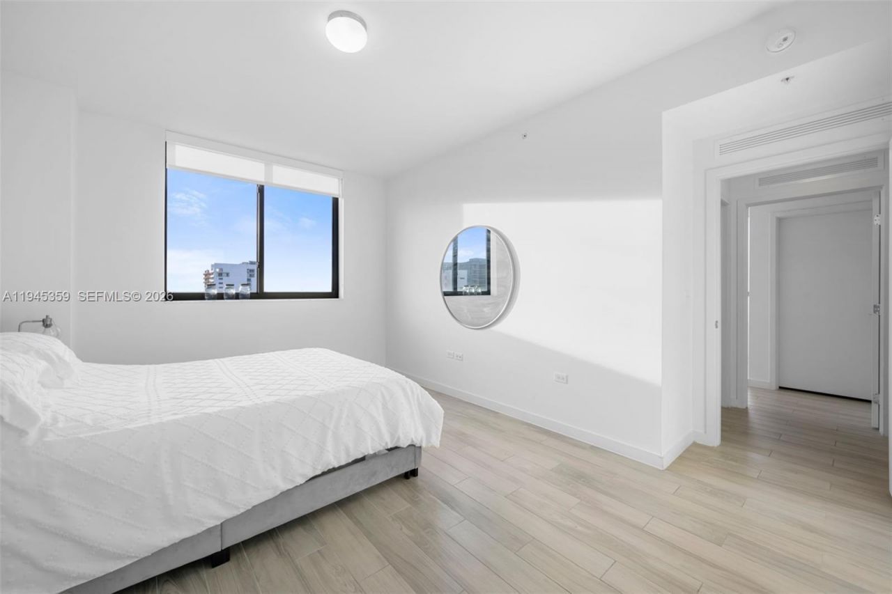 999 SW 1st Ave , Unit 2214, Miami, FL 33130 Photo