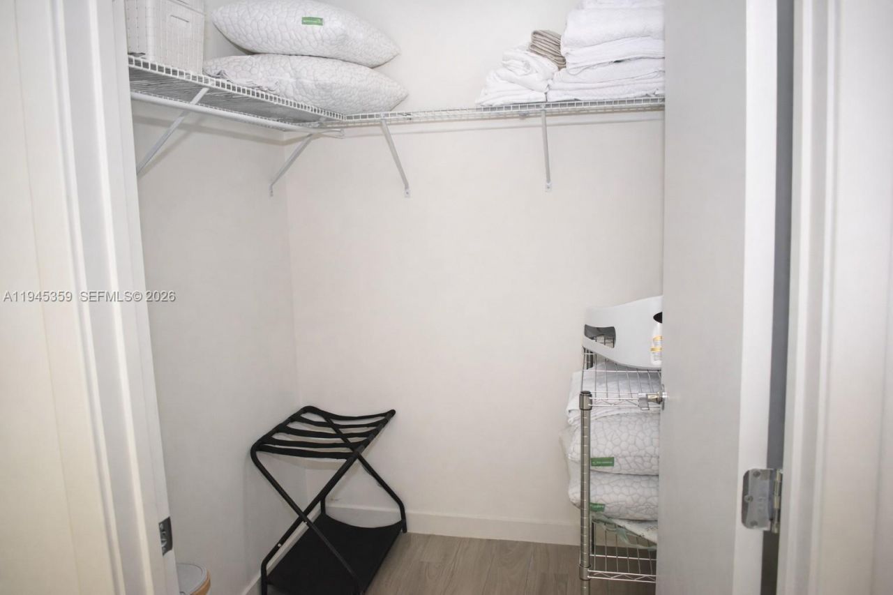 999 SW 1st Ave , Unit 2214, Miami, FL 33130 Photo