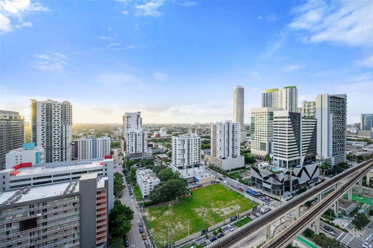 999 SW 1st Ave , Unit 2214, Miami, FL 33130 Photo