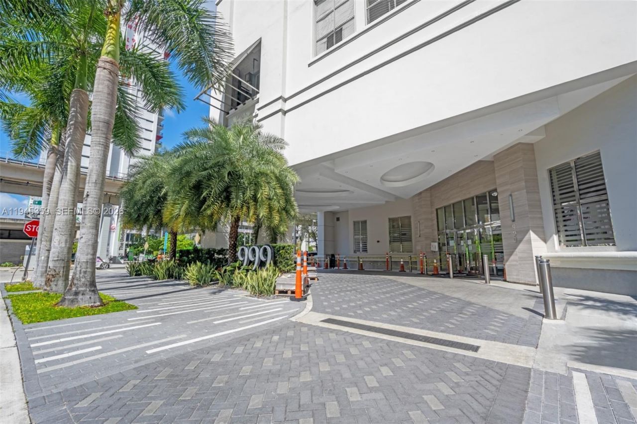 999 SW 1st Ave , Unit 2214, Miami, FL 33130 Photo