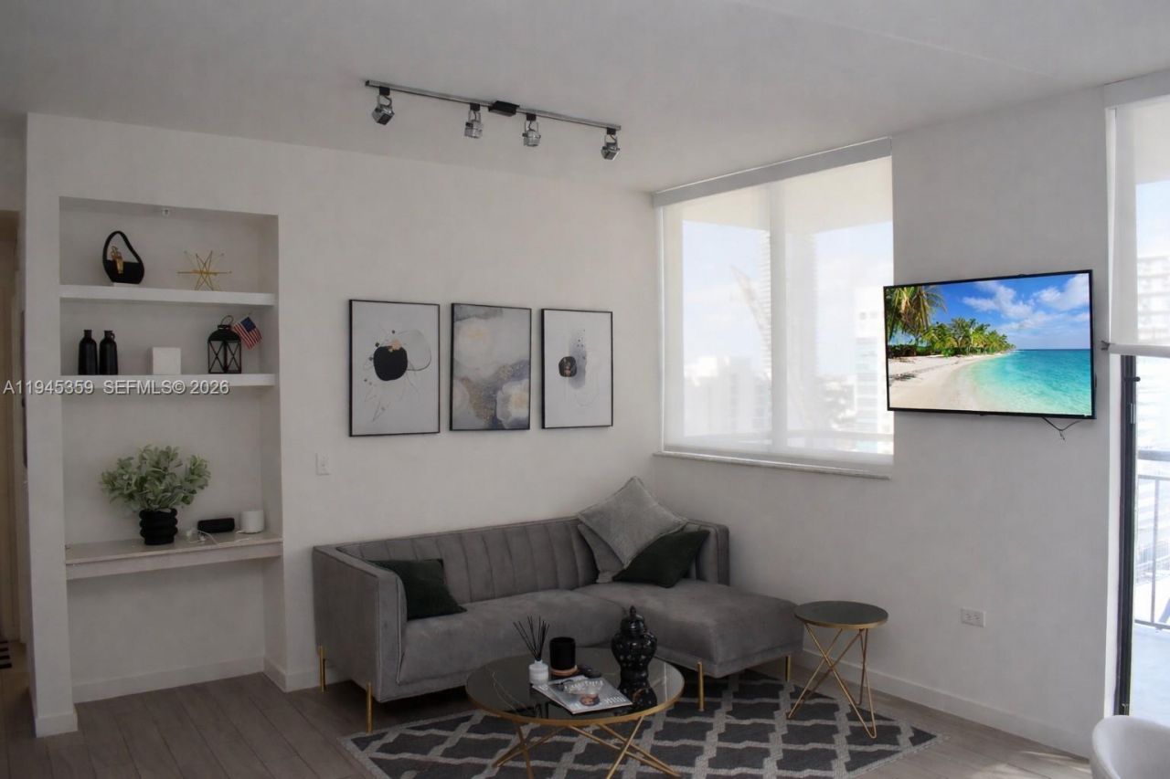 999 SW 1st Ave , Unit 2214, Miami, FL 33130 Photo