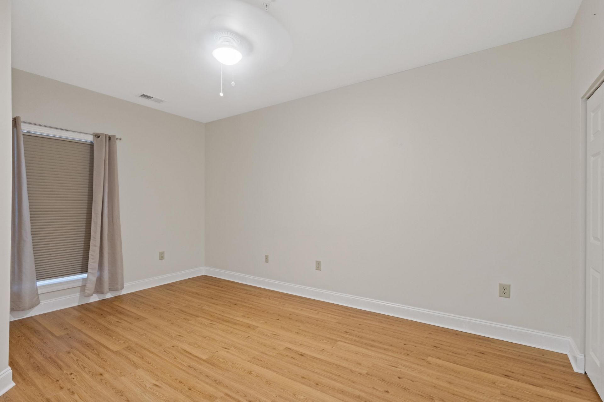 1017 World Tour Blvd. Photo 35