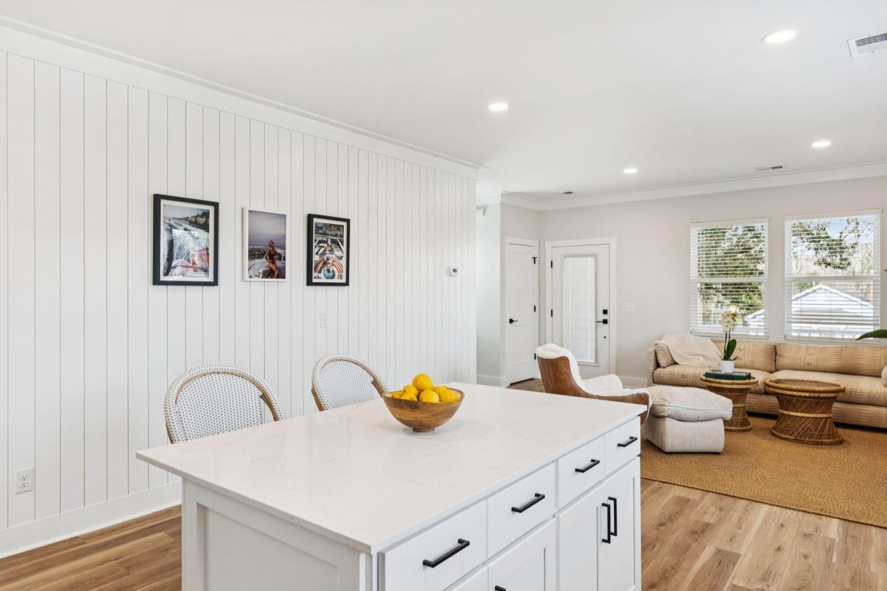 1909 Redwood Street Photo 11