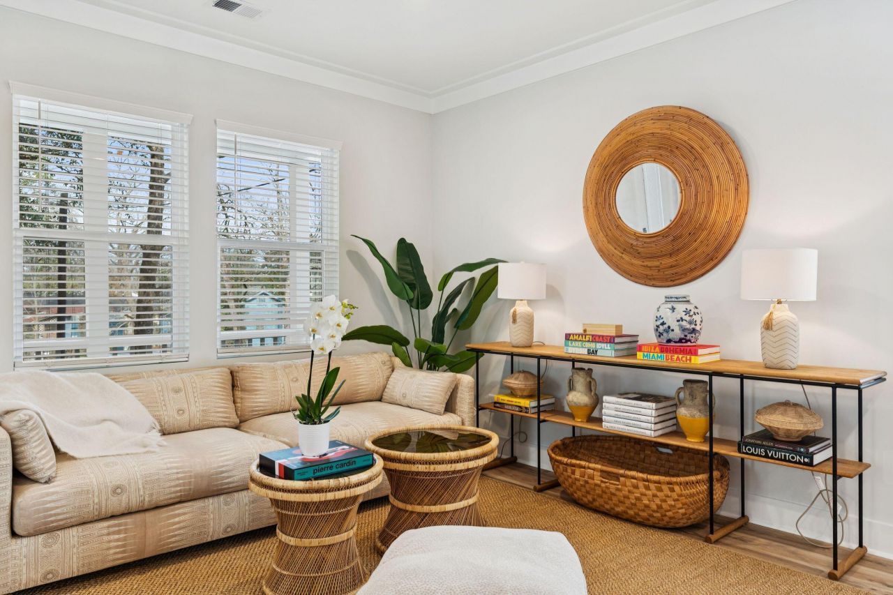 1909 Redwood Street Photo 14