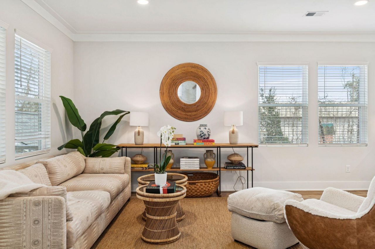 1909 Redwood Street Photo 15