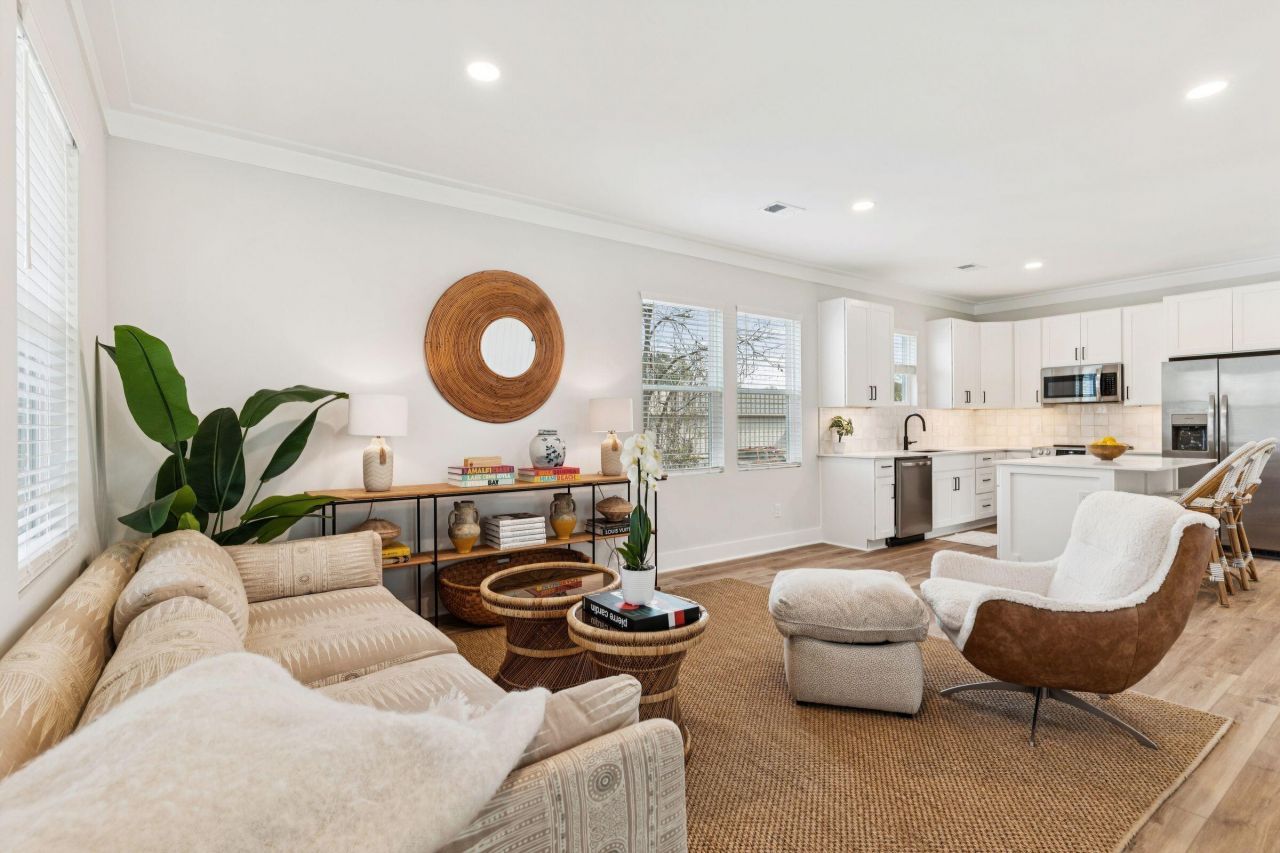 1909 Redwood Street Photo 16