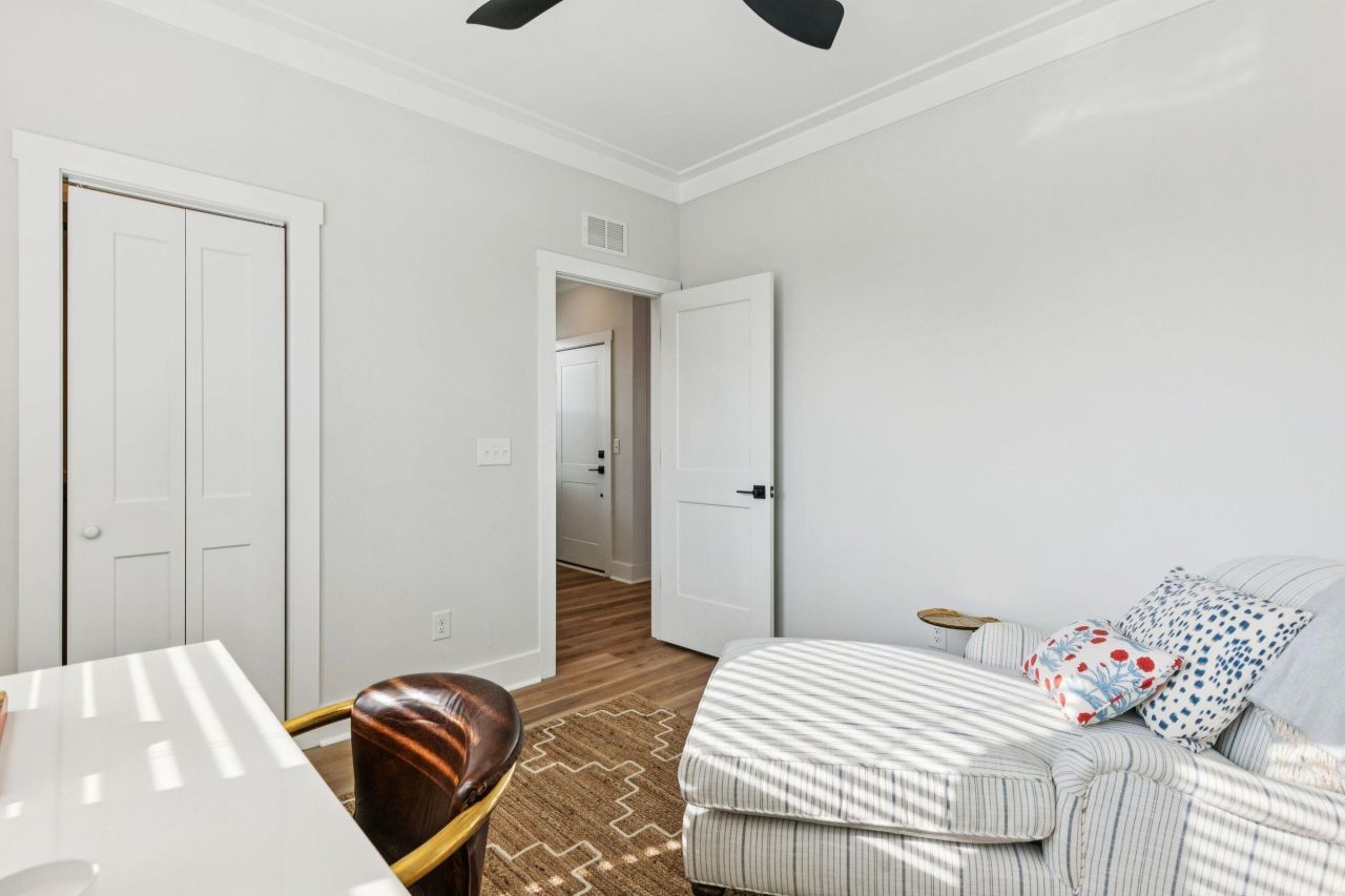 1909 Redwood Street Photo 20