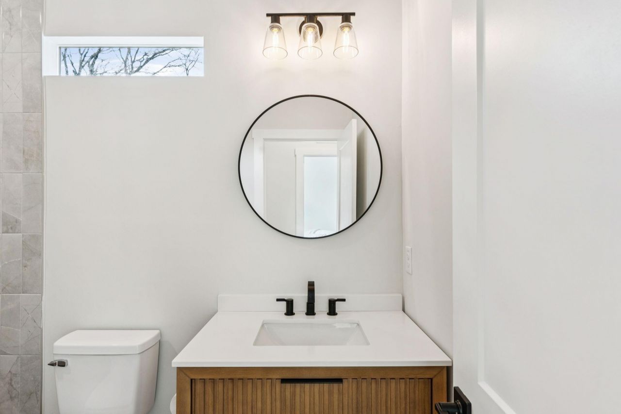 1909 Redwood Street Photo 21