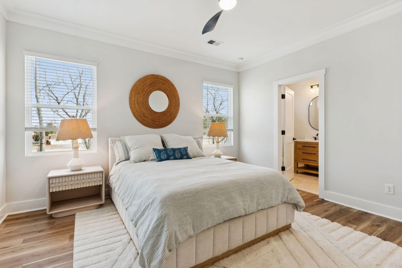 1909 Redwood Street Photo 27