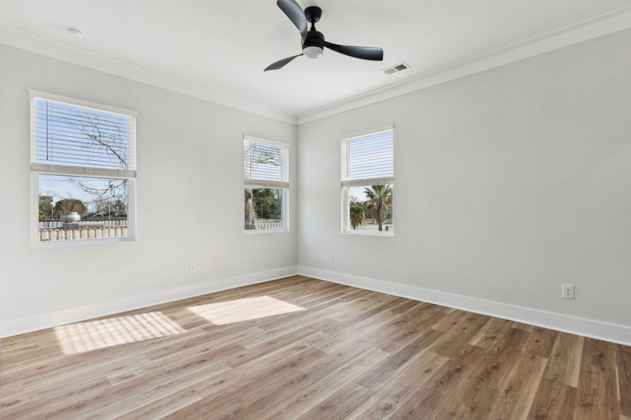 1909 Redwood Street Photo 32