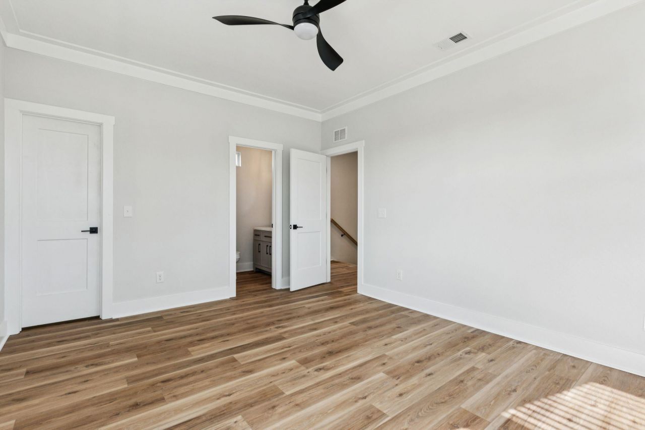 1909 Redwood Street Photo 33