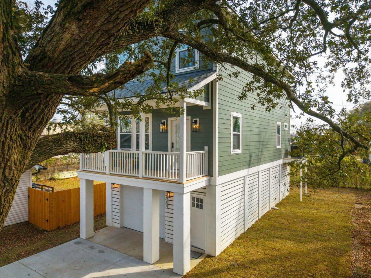 1909 Redwood Street Photo 43