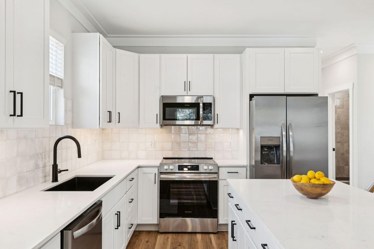 1909 Redwood Street Photo 9