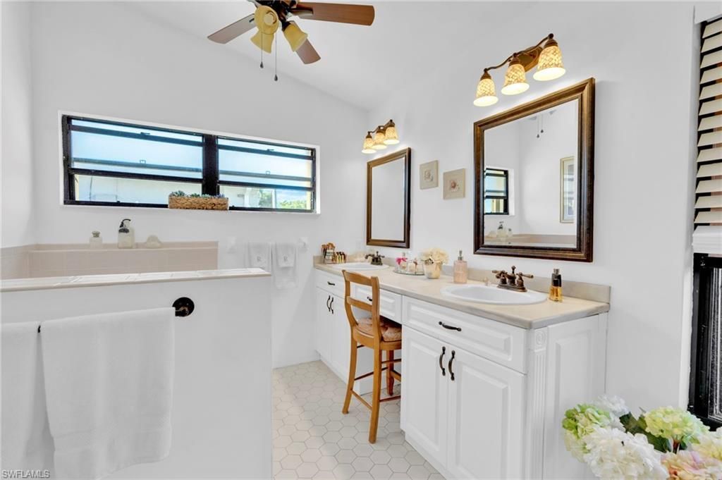 8866 Banyan Cove Cir, Fort Myers, FL 33919 Photo