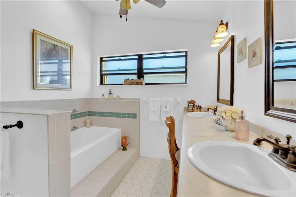 8866 Banyan Cove Cir, Fort Myers, FL 33919 Photo