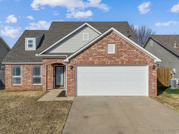 37 E Fairlane Place, Sapulpa, OK 74066