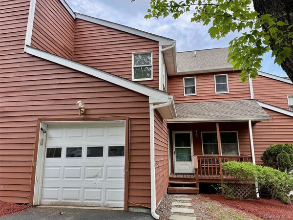 10 Woodland Way N, Ellenville, NY 12428