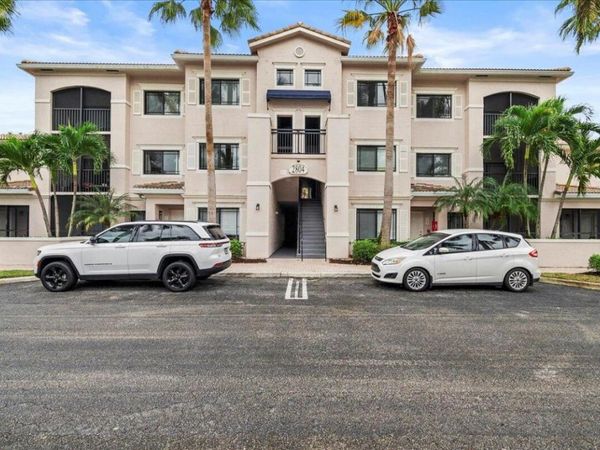2804 Sarento Place, Unit 303, Palm Beach Gardens, FL 33410
