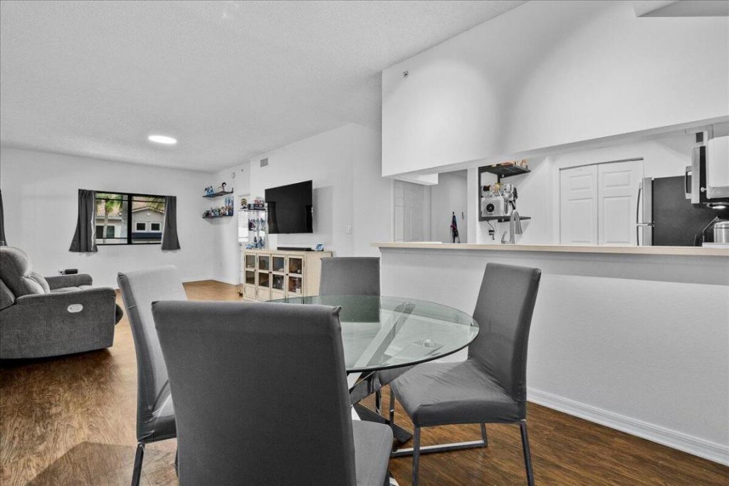 2804 Sarento Place, Unit 303, Palm Beach Gardens, FL 33410 Photo