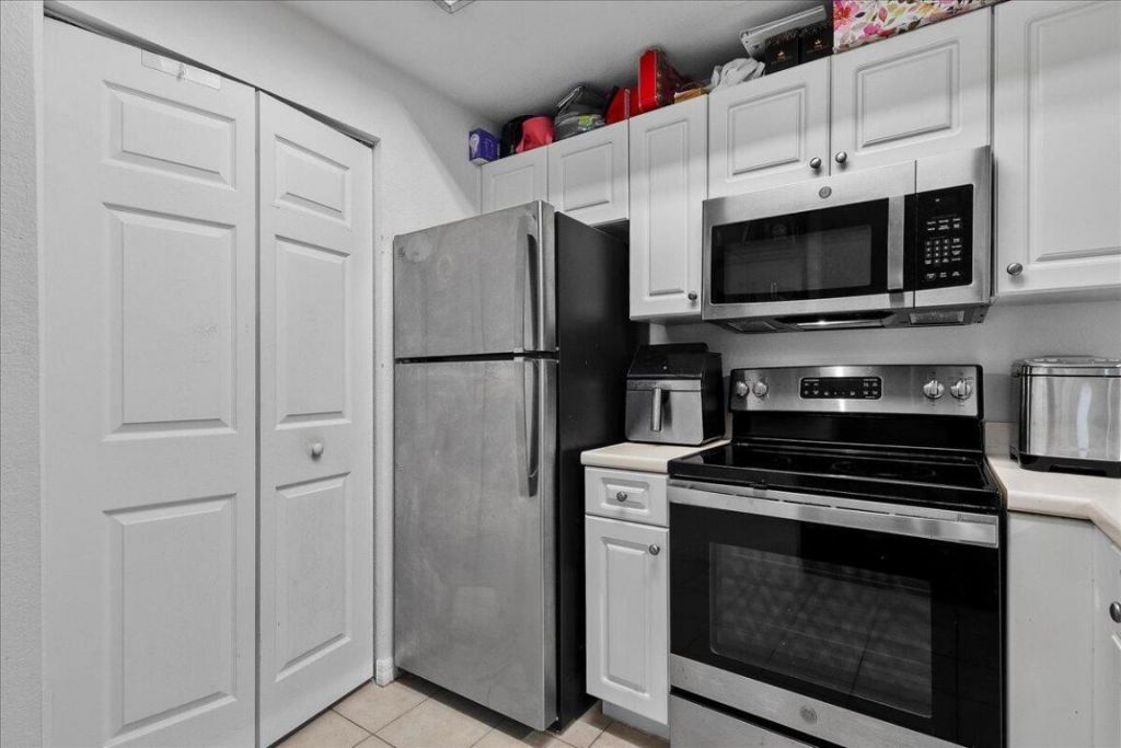 2804 Sarento Place, Unit 303, Palm Beach Gardens, FL 33410 Photo