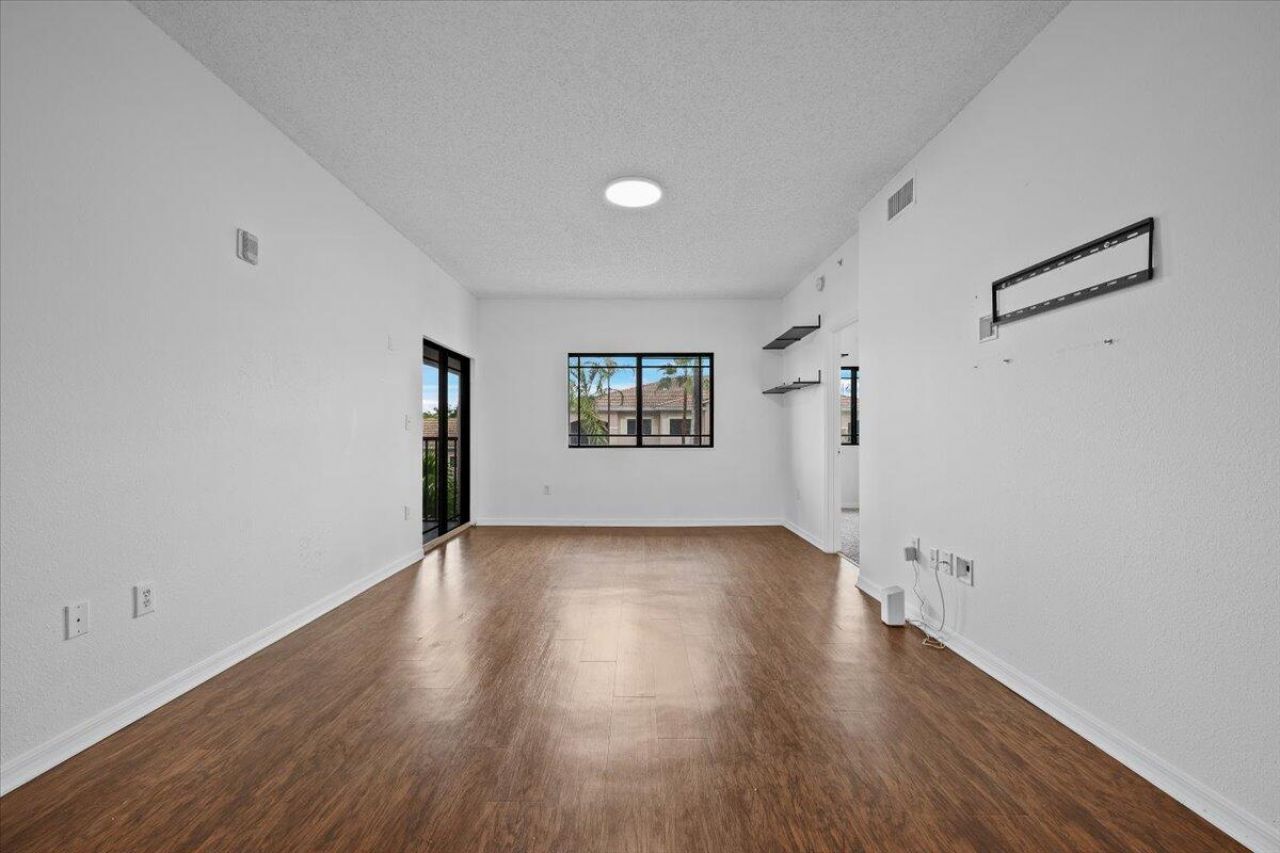 2804 Sarento Place, Unit 303, Palm Beach Gardens, FL 33410 Photo