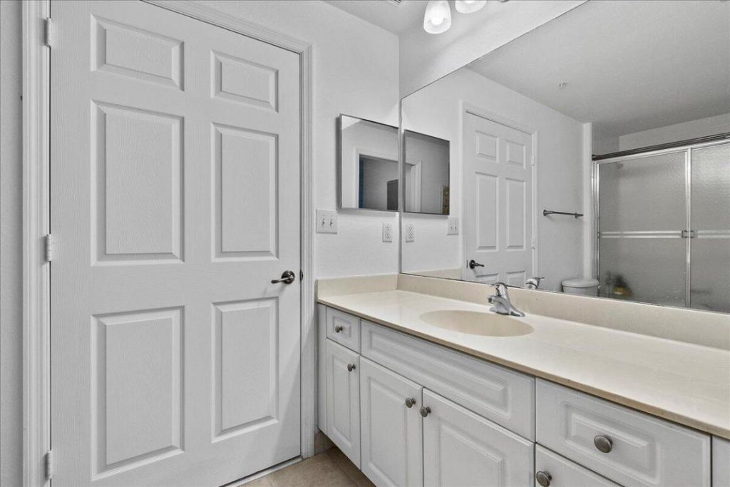 2804 Sarento Place, Unit 303, Palm Beach Gardens, FL 33410 Photo