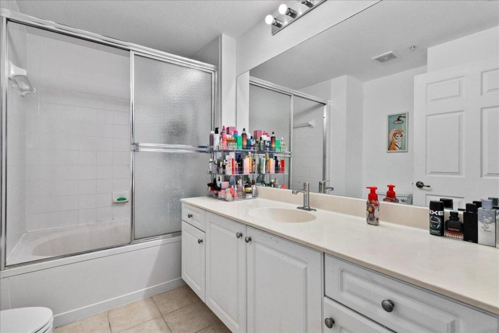 2804 Sarento Place, Unit 303, Palm Beach Gardens, FL 33410 Photo