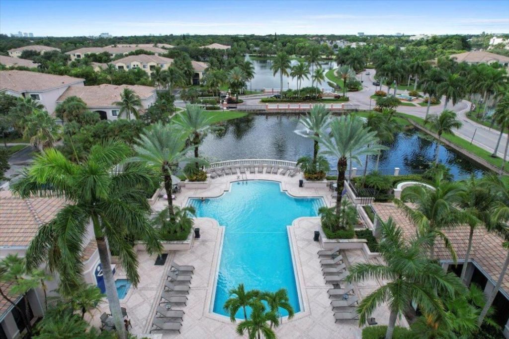 2804 Sarento Place, Unit 303, Palm Beach Gardens, FL 33410 Photo