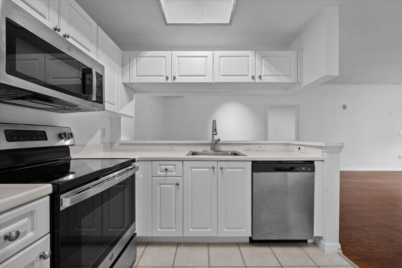 2804 Sarento Place, Unit 303, Palm Beach Gardens, FL 33410 Photo