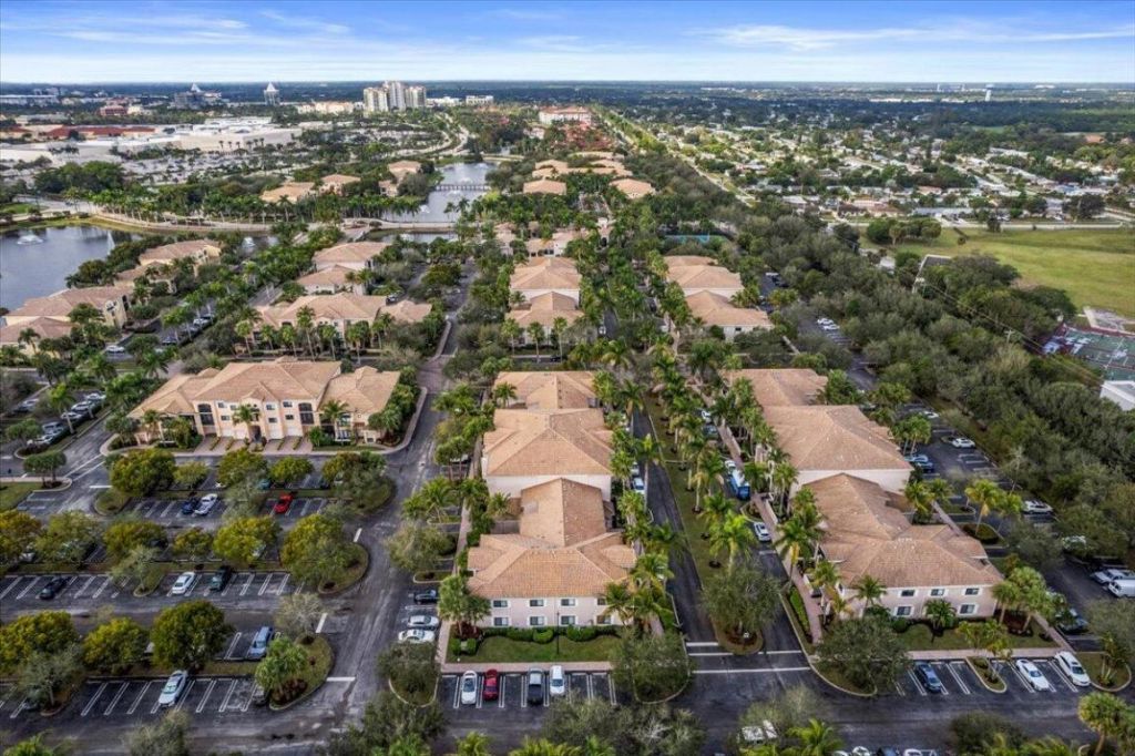 2804 Sarento Place, Unit 303, Palm Beach Gardens, FL 33410 Photo