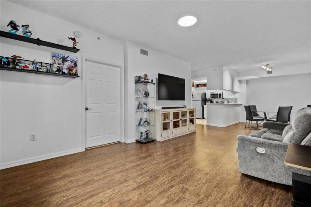 2804 Sarento Place, Unit 303, Palm Beach Gardens, FL 33410 Photo