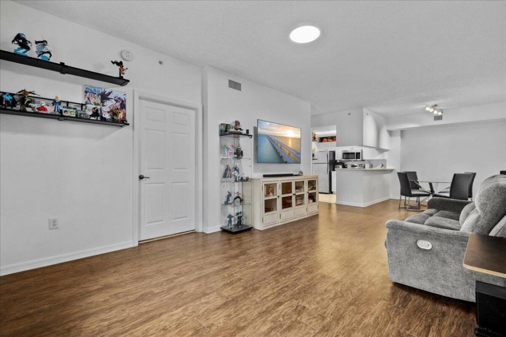 2804 Sarento Place, Unit 303, Palm Beach Gardens, FL 33410 Photo