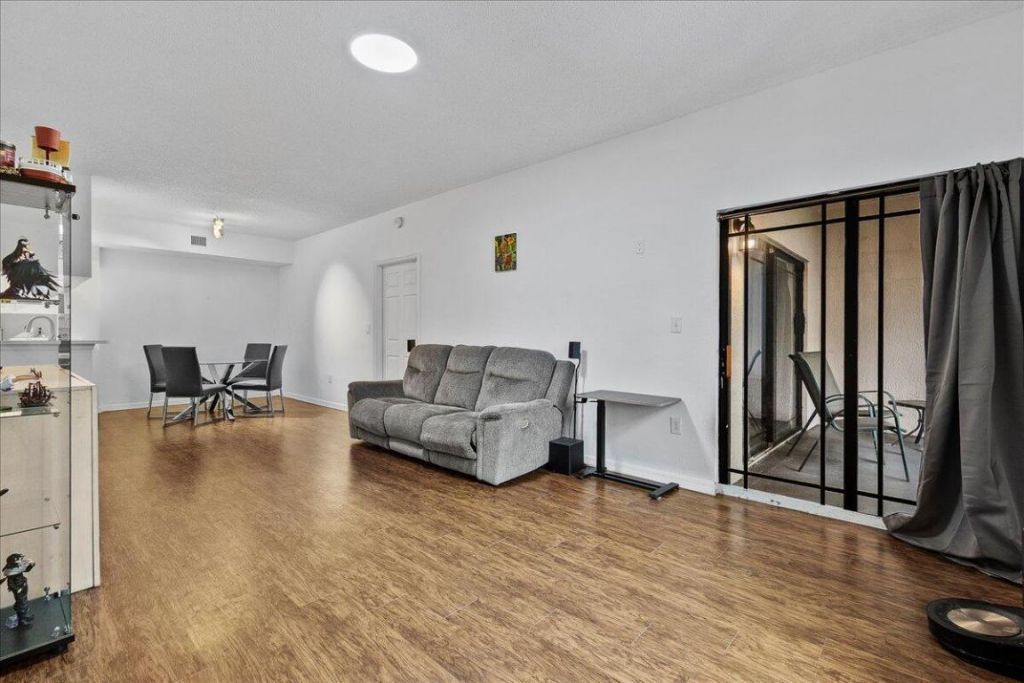 2804 Sarento Place, Unit 303, Palm Beach Gardens, FL 33410 Photo