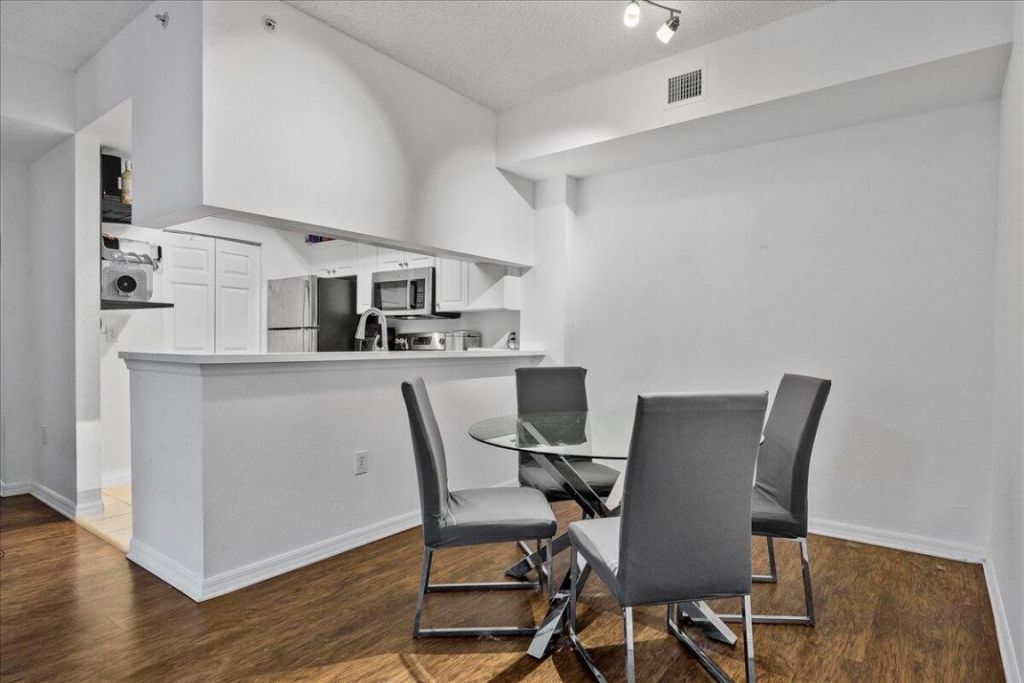 2804 Sarento Place, Unit 303, Palm Beach Gardens, FL 33410 Photo