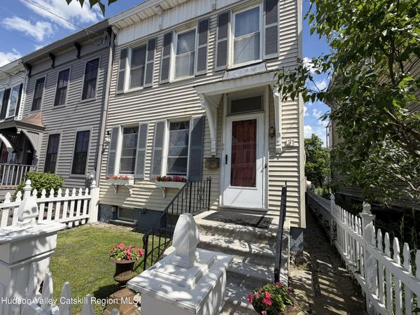 20 8th Street, Hudson, NY 12534