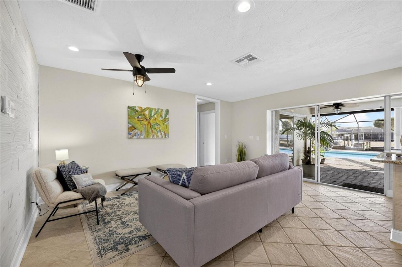 6307 Cottonwood Lane, Apollo Beach, FL 33572 Photo